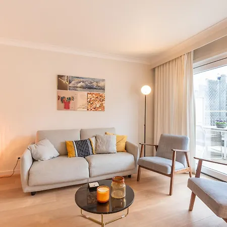 Modern With Large Terrace Close To The Sea