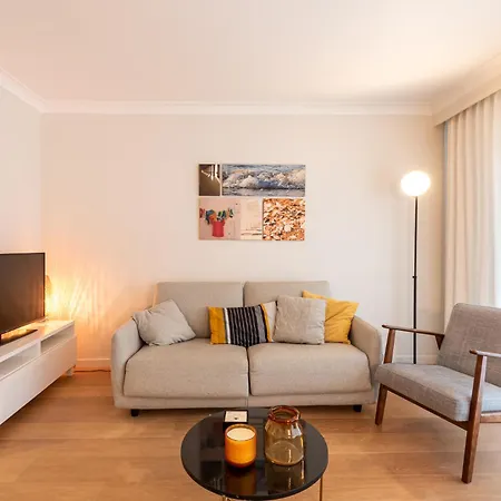 דירה Modern With Large Terrace Close To The Sea