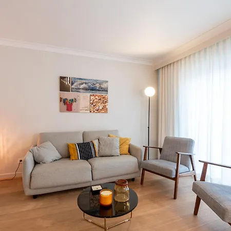 Modern With Large Terrace Close To The Sea 아파트