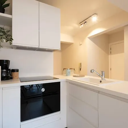 Διαμέρισμα Modern With Large Terrace Close To The Sea
